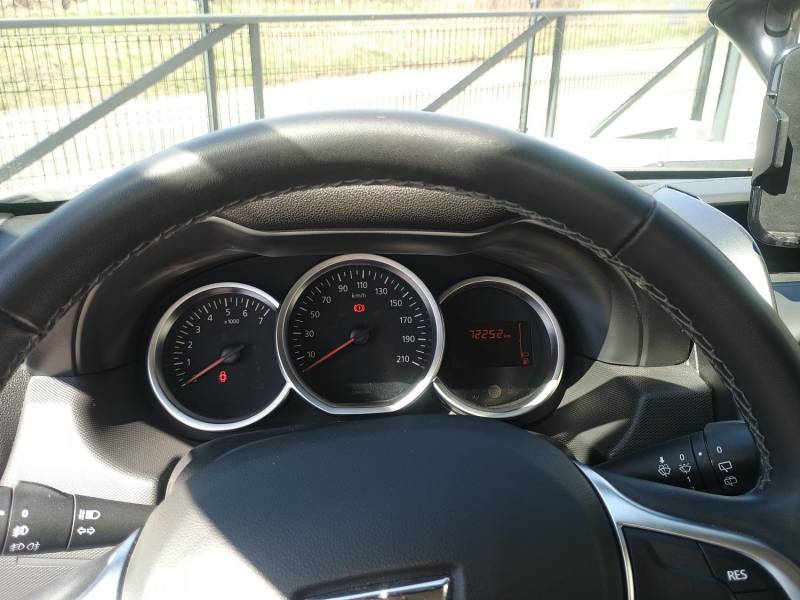 ox_sprzedam-dacia-duster-15-dci-laureate-4wd-2017r-niski-przebieg