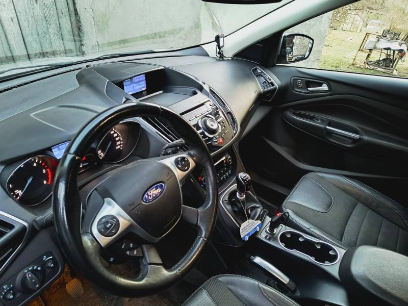 ox_sprzedam-ford-kuga-20-disel-2014r-4x4