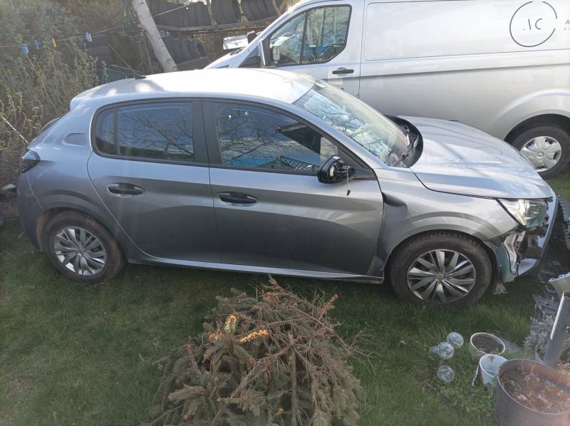 ox_peugeot-208-12-benzyna-2021-r-krajowy-uszkodz