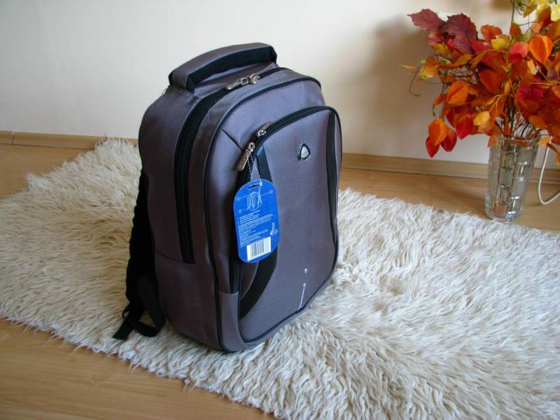 ox_porzadny-plecak-semi-line-z-komora-na-laptopa-156