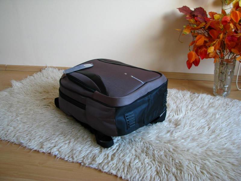 ox_porzadny-plecak-semi-line-z-komora-na-laptopa-156