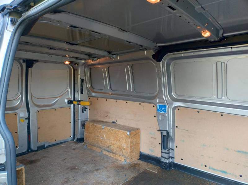 ox_ford-transit-custom-20202021-czujniki-parkowania-przod-i-tyl