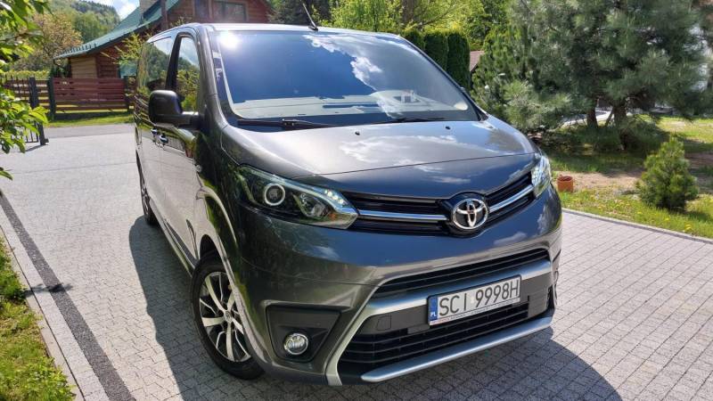 ox_toyota-proace-verso-20-150km-8osob-medium-family-6mt-ss
