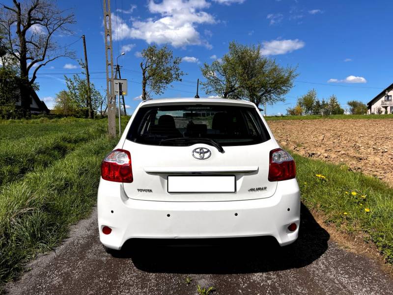 ox_toyota-auris-133-vvt-i-life