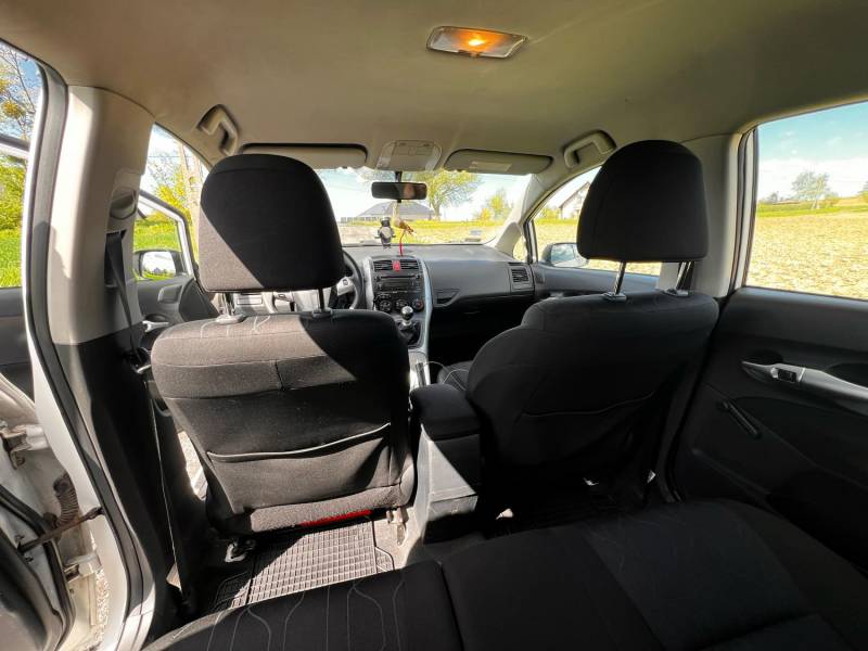 ox_toyota-auris-133-vvt-i-life