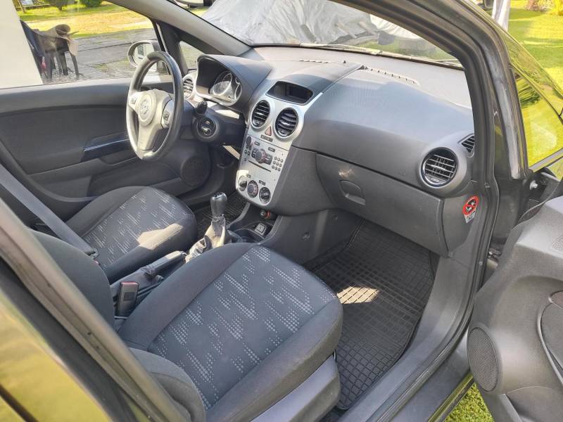 ox_opel-corsa-14-benzyna-zadbana