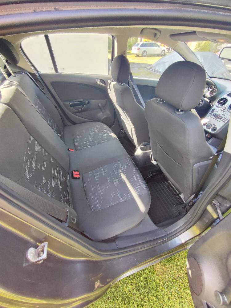 ox_opel-corsa-14-benzyna-zadbana