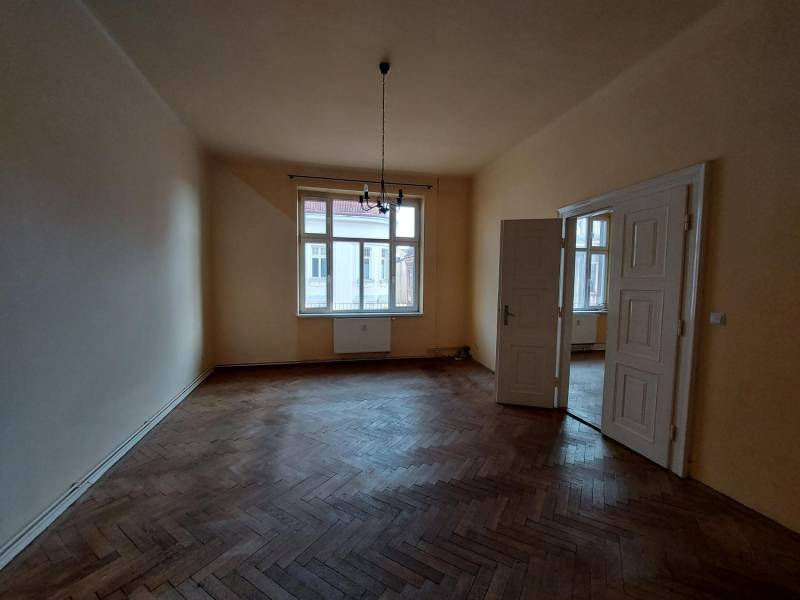 ox_sprzedaz-lokalu-mieszkalnego-nr-13-przy-pl-sw-krzyza-1