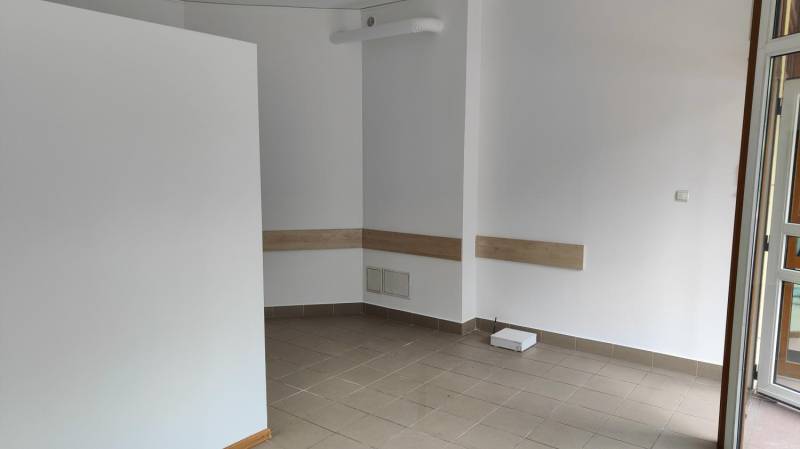 ox_lokal-skoczow-centrum-50m-parter-parking