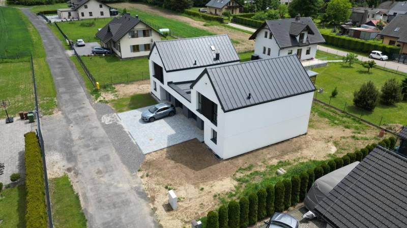 ox_nowoczesny-blizniak-w-skoczowie-komfort-styl-i-cisza-w-jednym