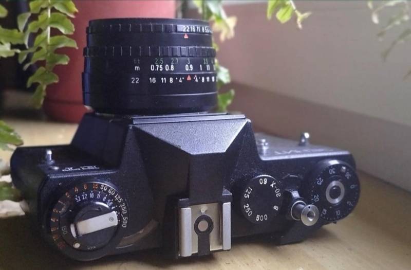 ox_aparat-fotograficzny-zenit-et-z-lampa-blyskowa