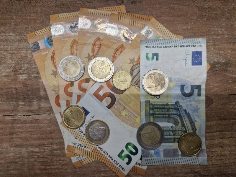 ox_euro-dolar-lej-rumunski-lari-gruzinskie-liry-tureckie-i-inne