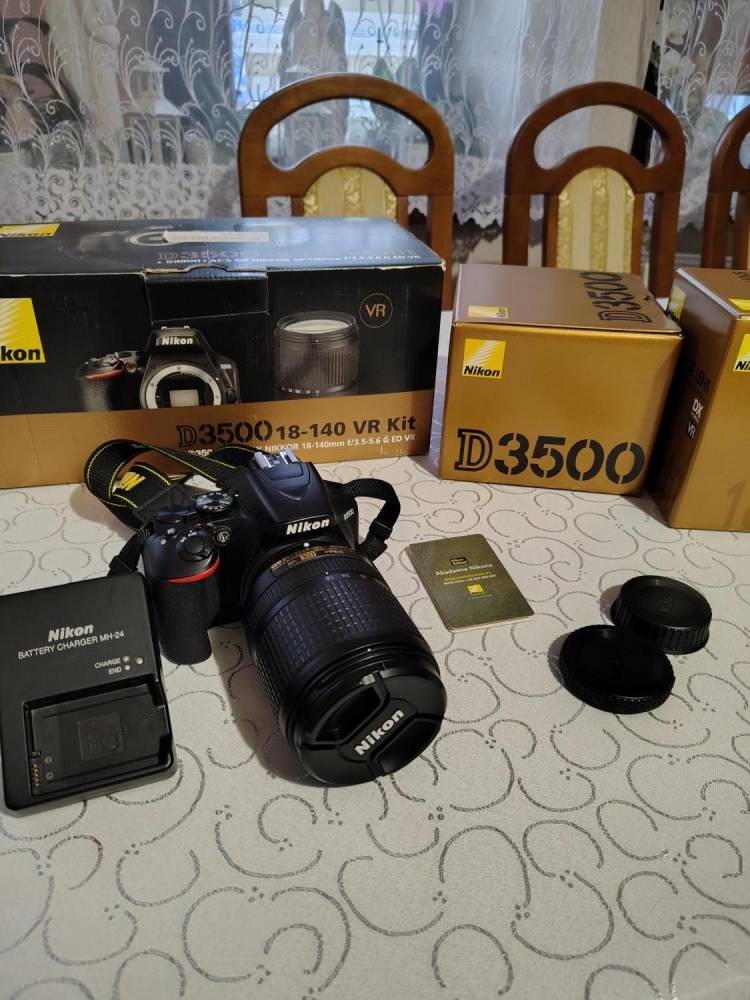 ox_sprzedam-lustrzanke-cyfrowa-nikon-d-3500-z-obiektywem-nikkor-18-140-ma