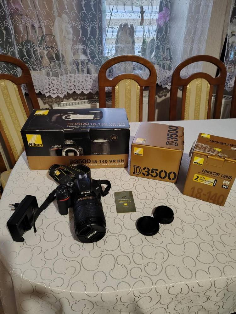 ox_sprzedam-lustrzanke-cyfrowa-nikon-d-3500-z-obiektywem-nikkor-18-140-ma