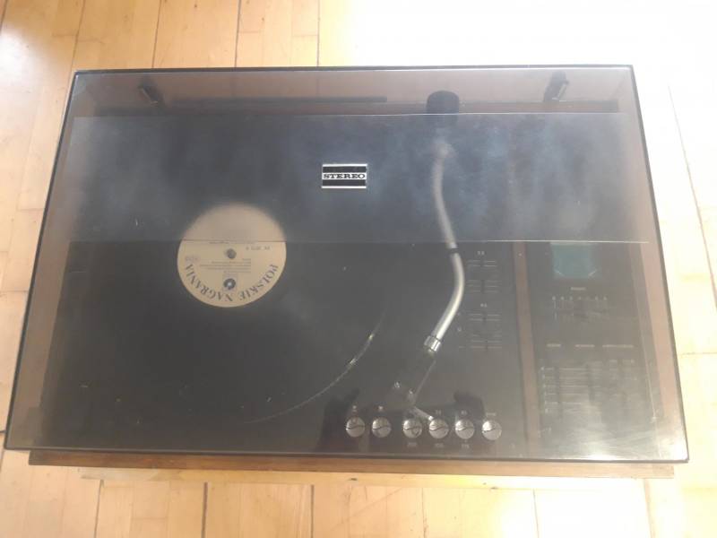 ox_sprzedam-gramofon-z-czasow-prl-daniel-ze-wzmacniaczem