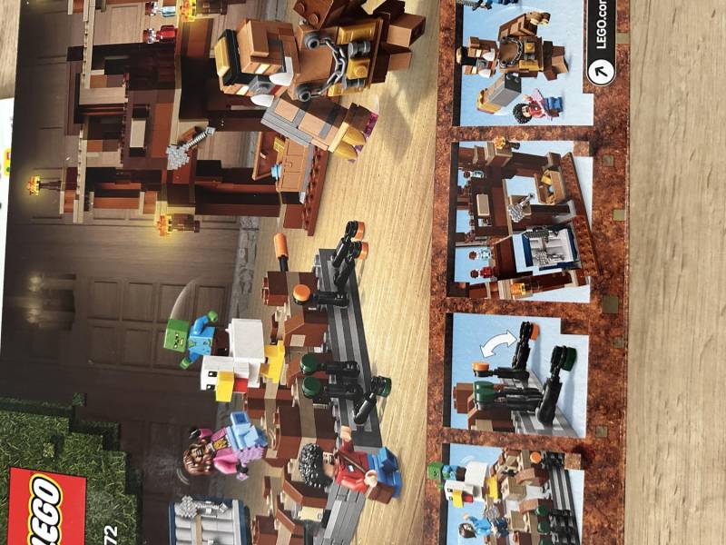 ox_zestaw-lego-minecraft-ring-w-lesnym-dworze-21272