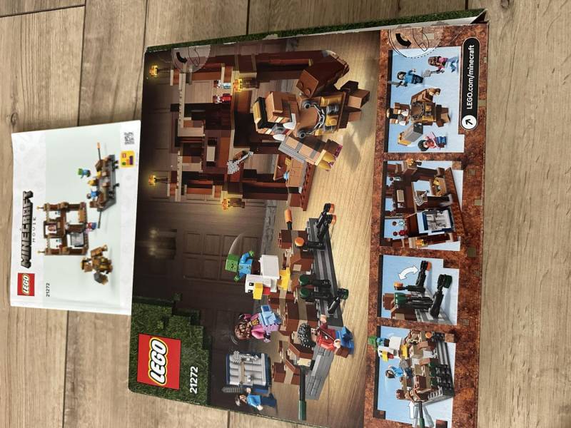 ox_zestaw-lego-minecraft-ring-w-lesnym-dworze-21272