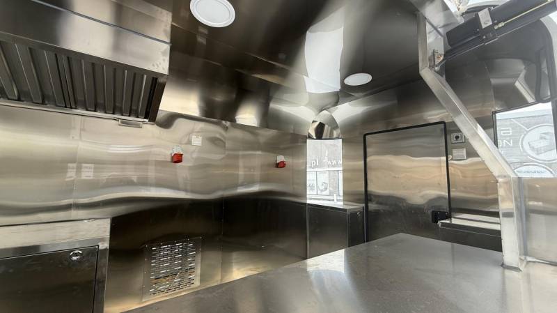 ox_przyczepa-gastronomiczna-do-sprzedazy-lodow-biznes-lodowy