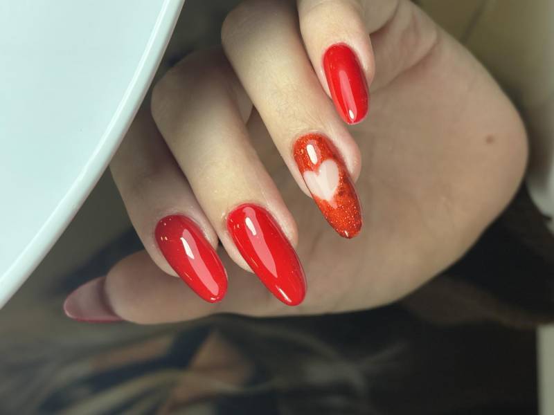 ox_salon-kosmetyczny-mt-nails-art-we-wrzesni-paznokcie-brwi-rzesy-pedi