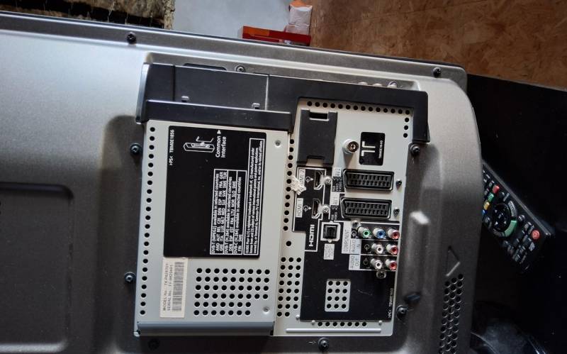 ox_telewizor-panasonik-viera-plazma-42-cale