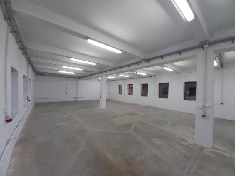 ox_wynajme-hale-240-m2-pom-socjalne-biurowe-plac-ustron-hermanice