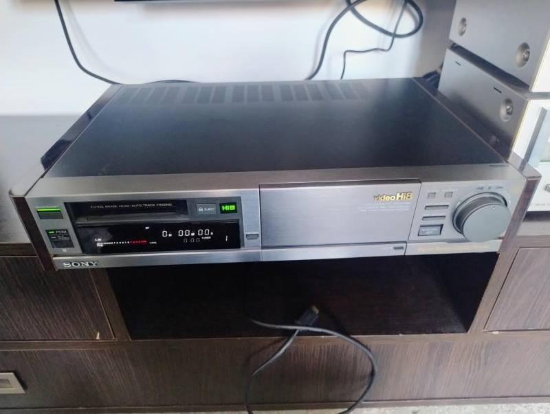 ox_magnetowid-sony-hi8