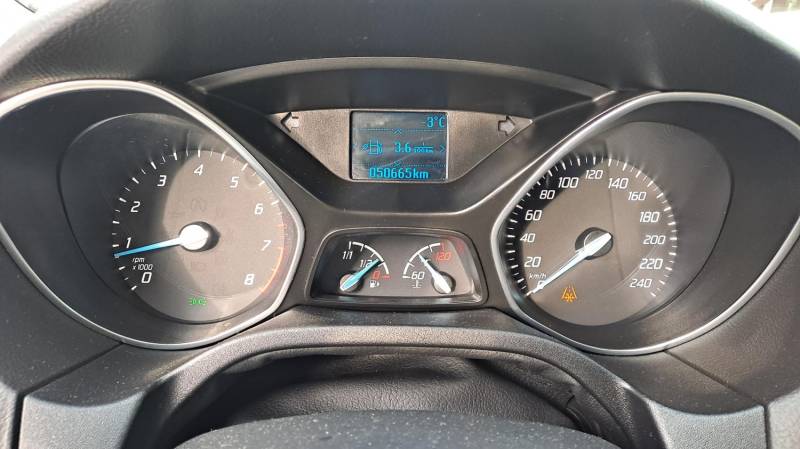 ox_ford-focus-10-ecoboost-sync-edition-50tys-km2014r