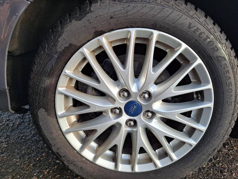 ox_ford-focus-10-ecoboost-sync-edition-50tys-km2014r
