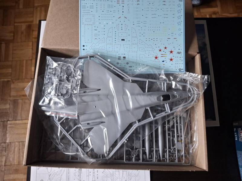ox_modele-samolotow-su-57-su-35-su-34-skala-172