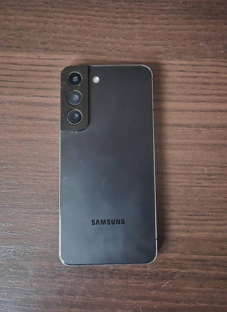 ox_telefon-samsung-s22