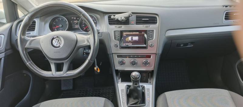 ox_volkswagen-golf-12-tsi-bmt-trendline-2015-salon-polska