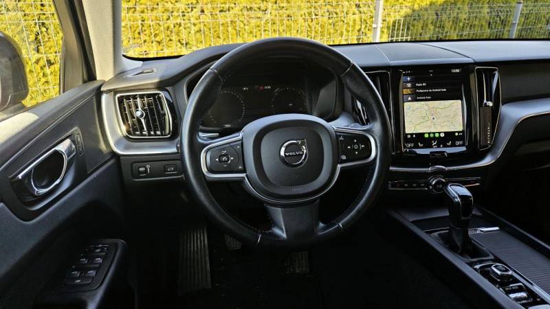 ox_volvo-xc-60-d4-awd-manual-2018-90-tys-km-190km400nm-pl