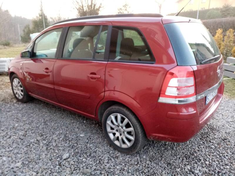 ox_opel-zafira-16-i-7-osobowa