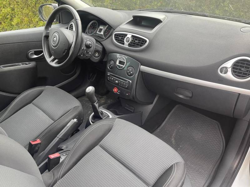 ox_renault-clio-12-klimatronik-benzyna-2012-r