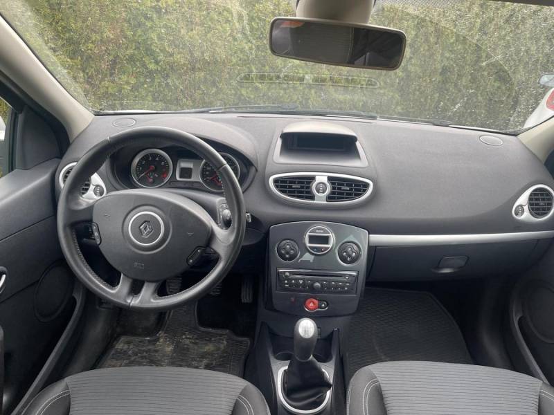 ox_renault-clio-12-klimatronik-benzyna-2012-r