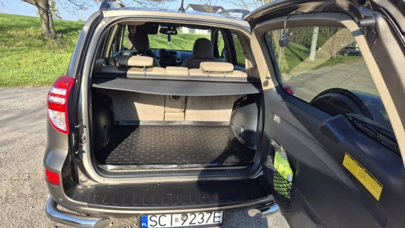 ox_toyota-rav4-4x4-benzyna-lpg