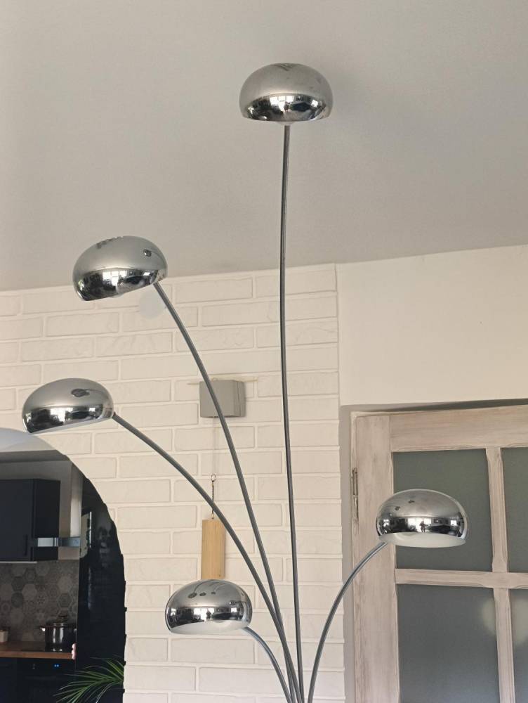 ox_wysoka-stabilna-srebrna-lampa-podlogowa