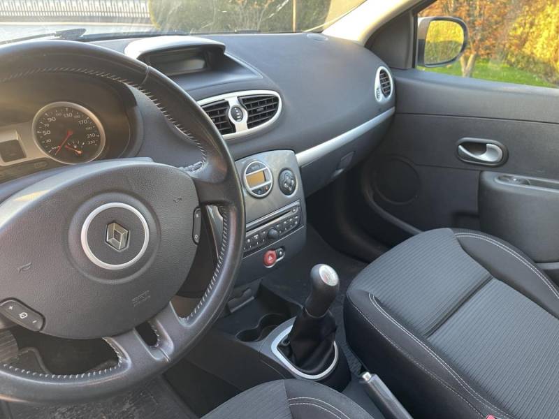 ox_renault-clio-12-klimatronik-benzyna-2012-r