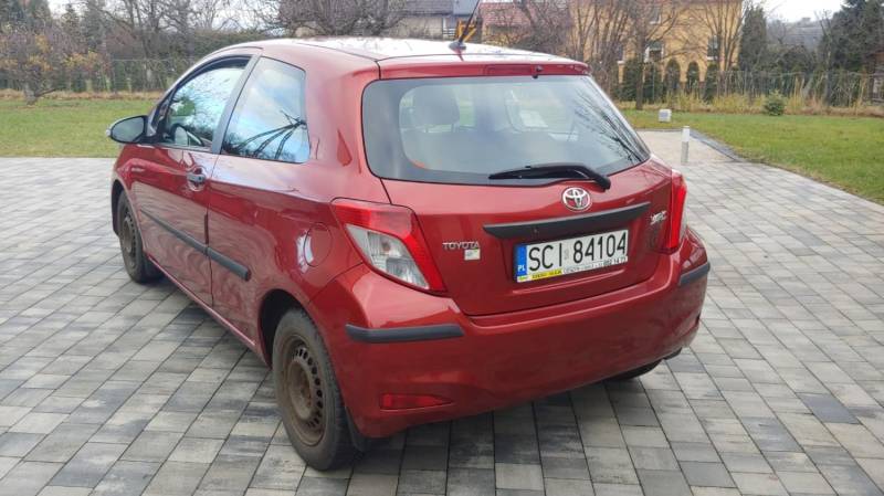 ox_toyota-yaris-2012-10-benzyna-82-000-km