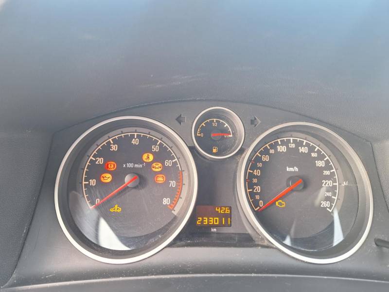 ox_opel-zafira-b-2010-rok