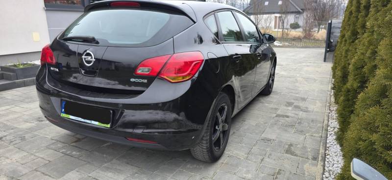 ox_opel-astra-14-edition