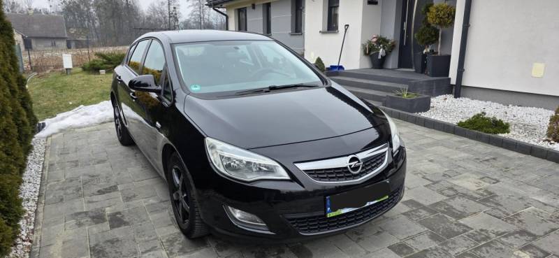 ox_opel-astra-14-edition
