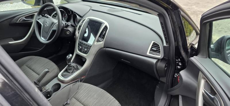 ox_opel-astra-14-edition