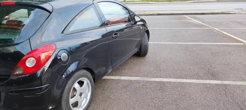 ox_sprzedam-samochod-opel-corsa-d