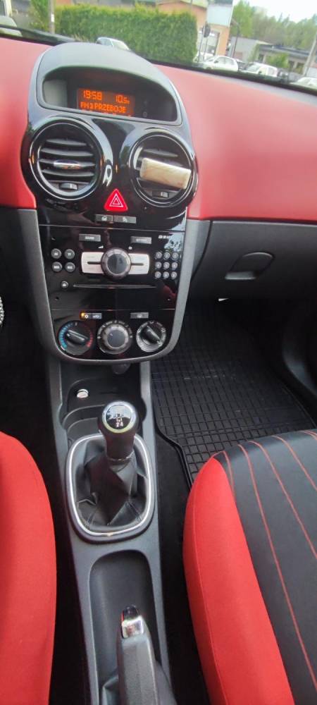 ox_sprzedam-samochod-opel-corsa-d