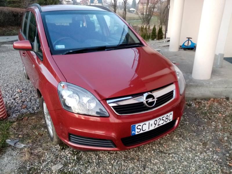 ox_opel-zafira-16-i-7-osobowa