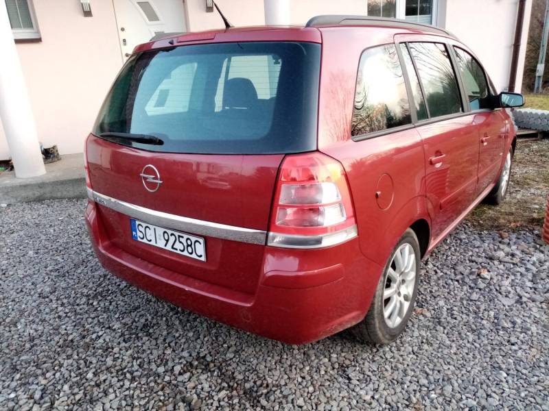 ox_opel-zafira-16-i-7-osobowa