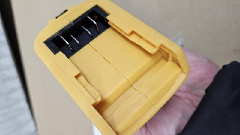 ox_pila-szablasta-na-baterie-dewalt