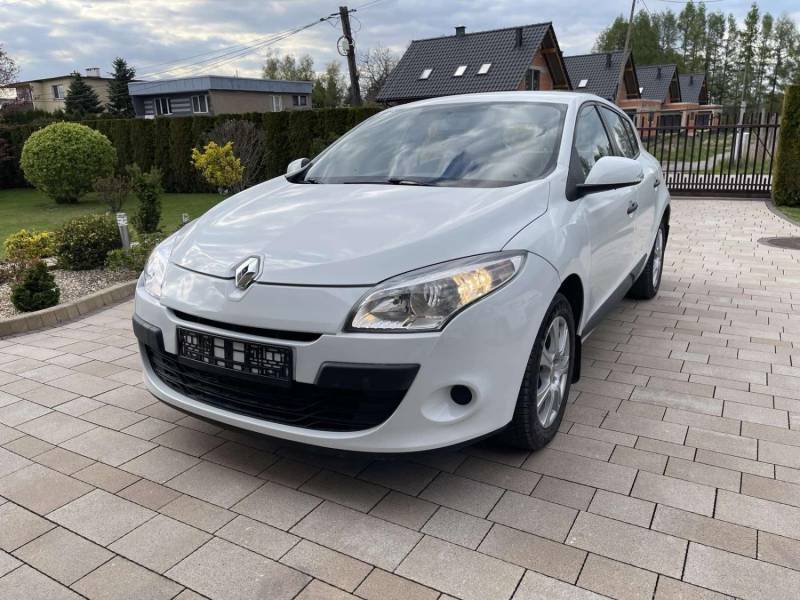 ox_renault-megane-16-benzyna-2010r-klima