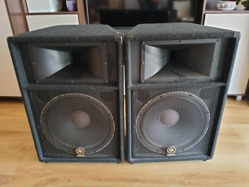 ox_zestaw-naglosnieniowy-yamaha-powermixer-emx-312sc-kolumny-s115v